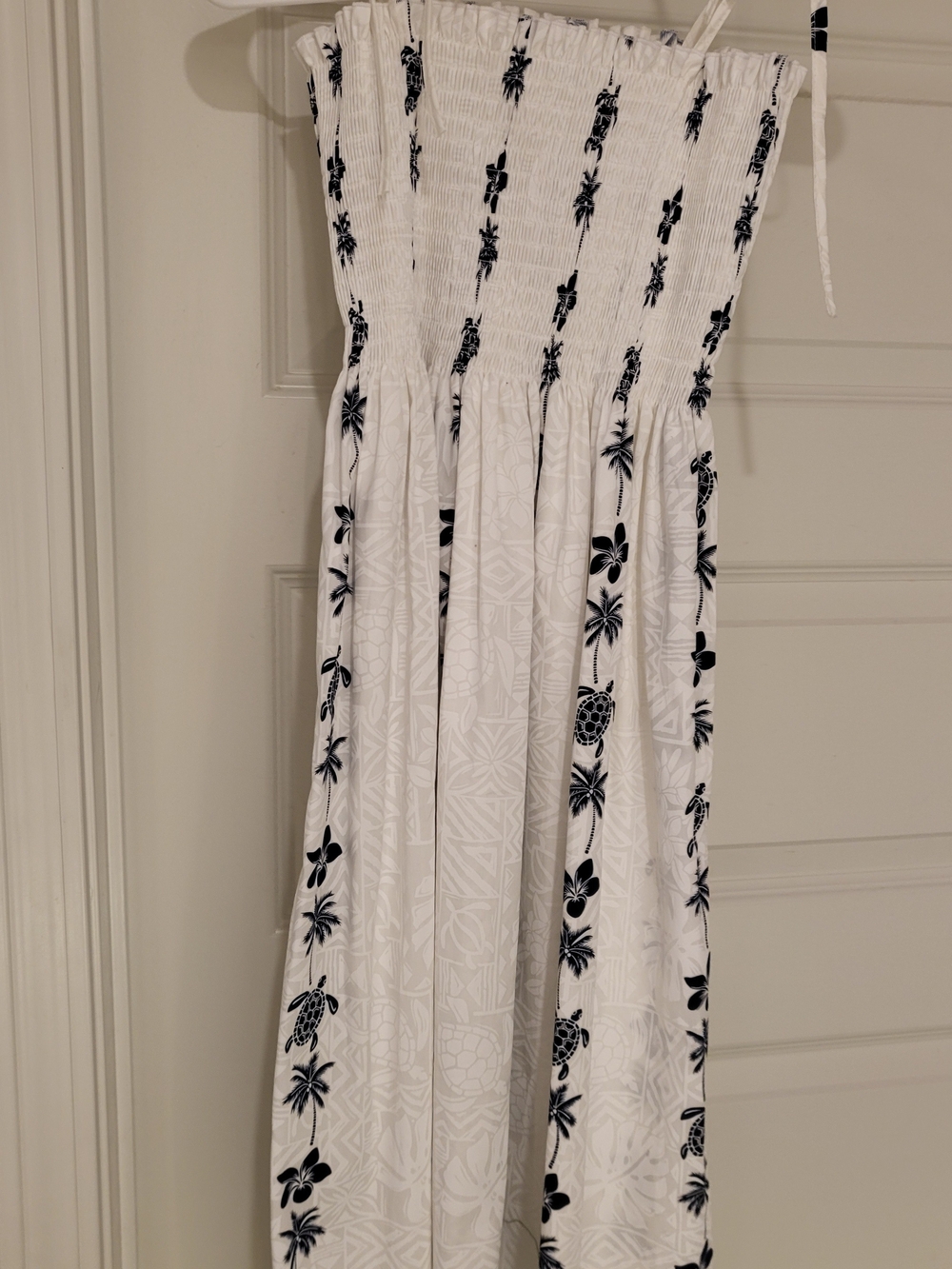 Hawaiian Maxi Dress - Picture 4 of 6